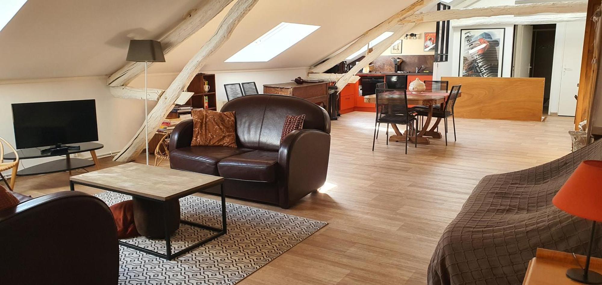 Appartement De Charme Au Coeur De Nevers Bagian luar foto